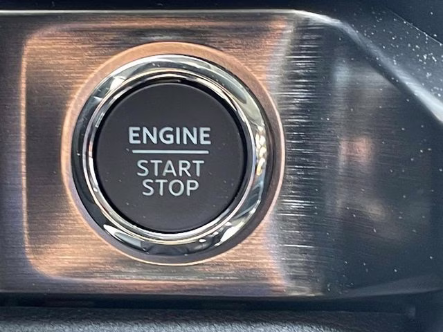 2026 Oxford White Ford Super Duty F-350 SRW Lariat RWD Truck