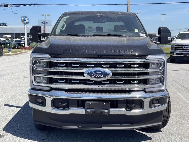 2026 Oxford White Ford Super Duty F-350 SRW Lariat RWD Truck