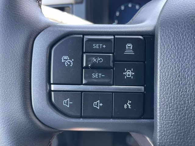 2025 Space White Metallic Ford F-150 Lariat 4X4 Truck