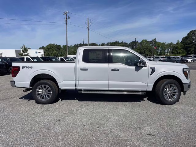 2025 Space White Metallic Ford F-150 Lariat 4X4 Truck