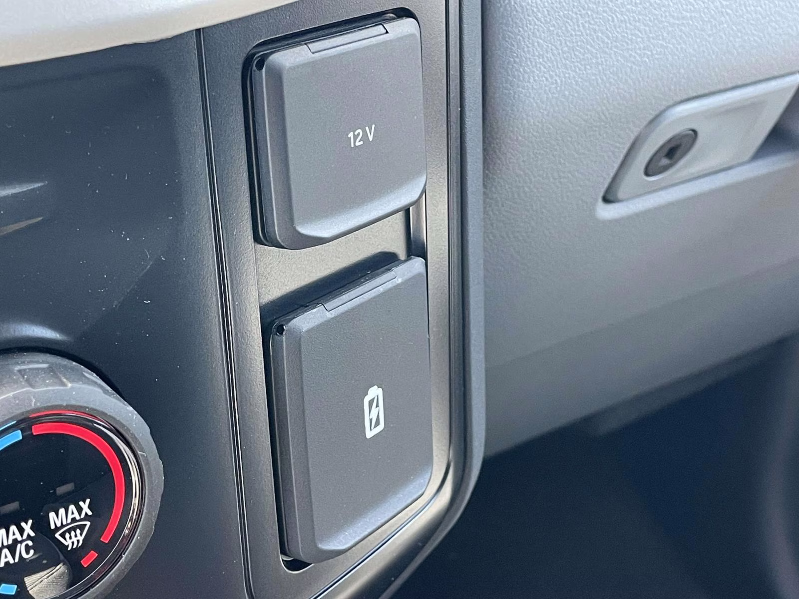 2026 Oxford White Ford Super Duty F-250 SRW XL 4X4 Truck