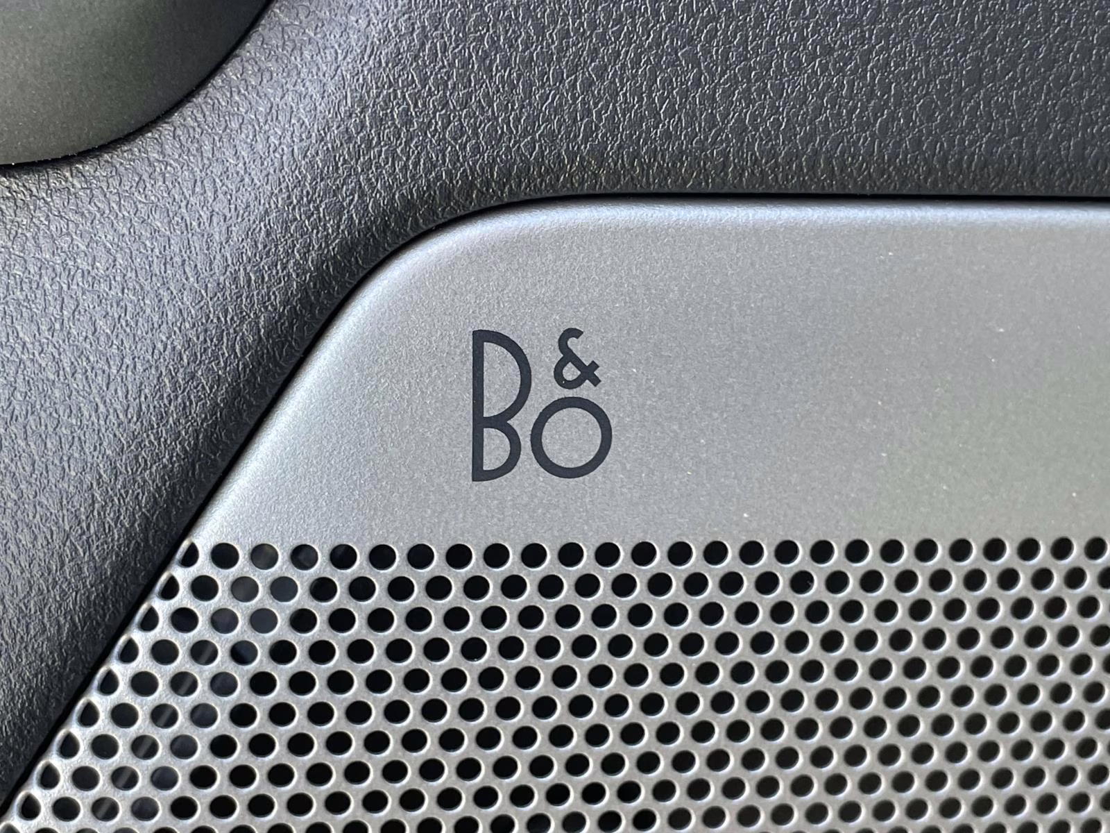 2026 Oxford White Ford Super Duty F-350 SRW Lariat RWD Truck