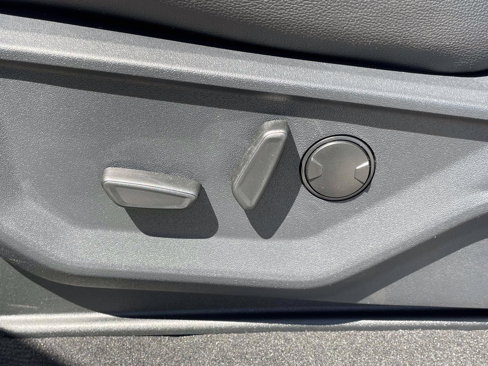 2026 Oxford White Ford Super Duty F-350 SRW Lariat RWD Truck