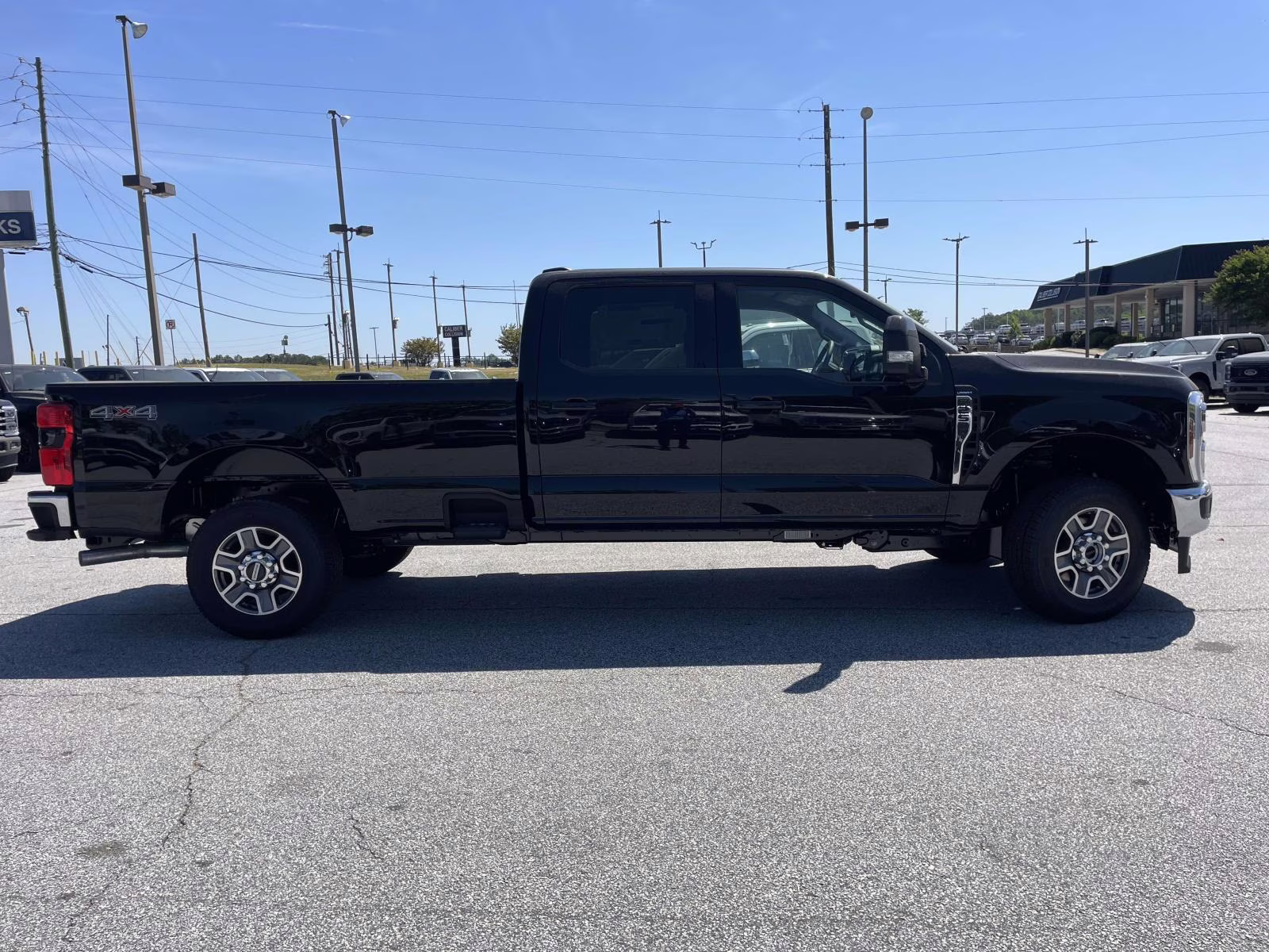 2026 Oxford White Ford Super Duty F-350 SRW Lariat RWD Truck