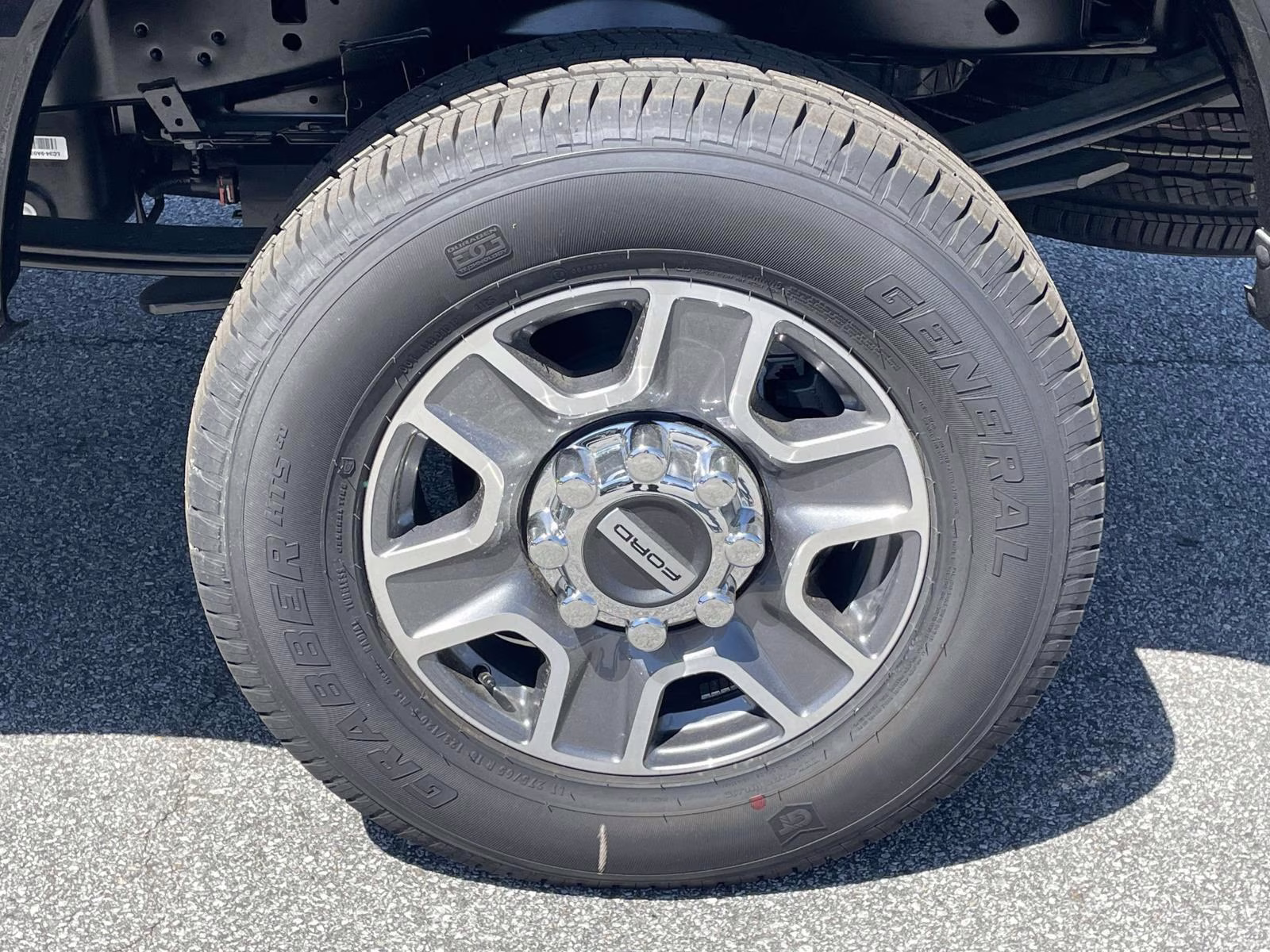 2026 Oxford White Ford Super Duty F-350 SRW Lariat RWD Truck