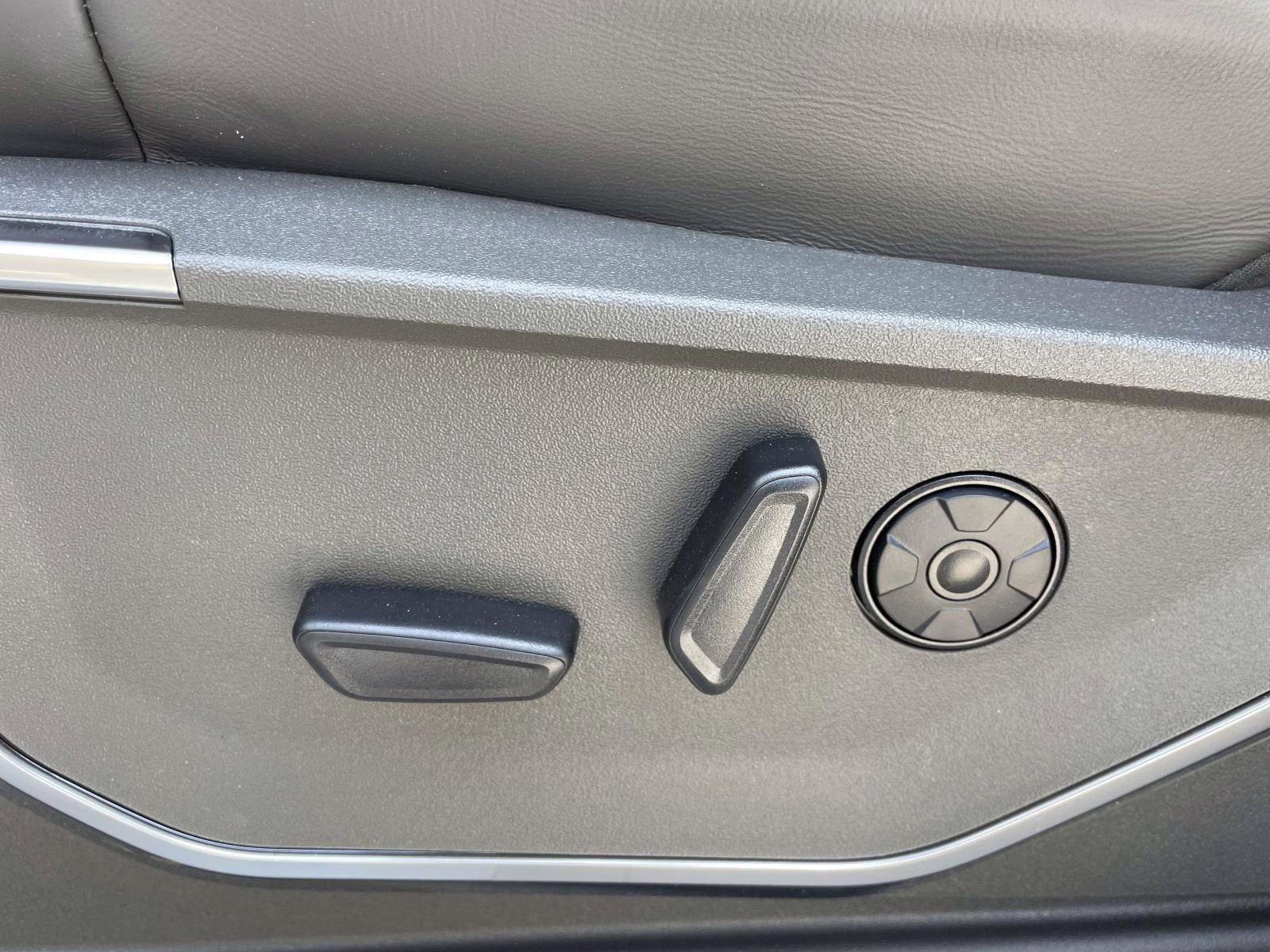 2026 White Metallic Ford Super Duty F-350 DRW Platinum 4X4 Truck