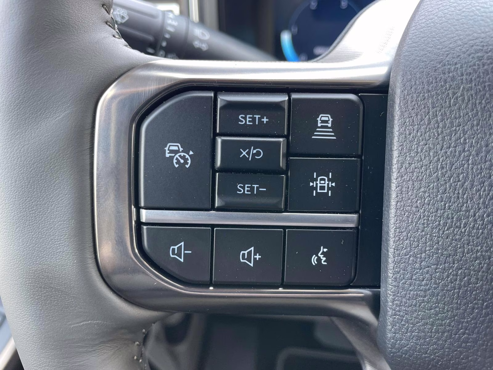 2026 White Metallic Ford Super Duty F-350 DRW Platinum 4X4 Truck