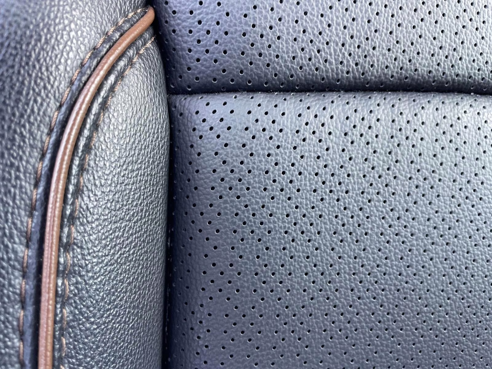 2025 Space White Metallic Ford F-150 Lariat 4X4 Truck