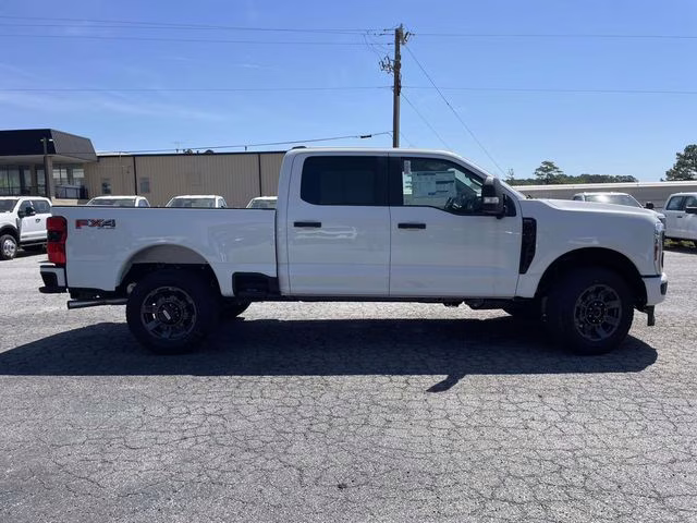 2026 Oxford White Ford Super Duty F-250 SRW XL 4X4 Truck