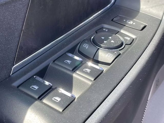 2026 Oxford White Ford Super Duty F-350 SRW Lariat RWD Truck