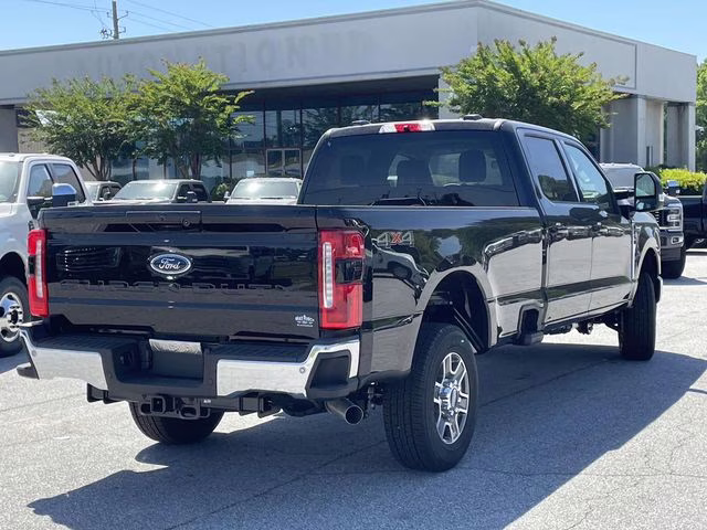2026 Oxford White Ford Super Duty F-350 SRW Lariat RWD Truck