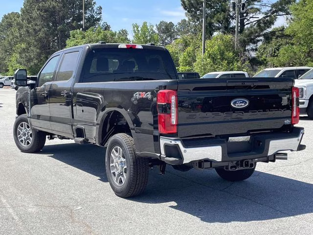 2026 Oxford White Ford Super Duty F-350 SRW Lariat RWD Truck