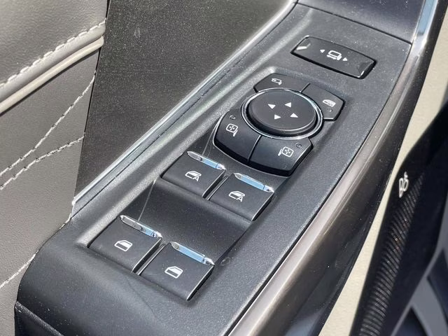 2026 White Metallic Ford Super Duty F-350 DRW Platinum 4X4 Truck