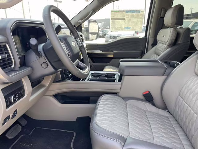 2026 White Metallic Ford Super Duty F-350 DRW Platinum 4X4 Truck