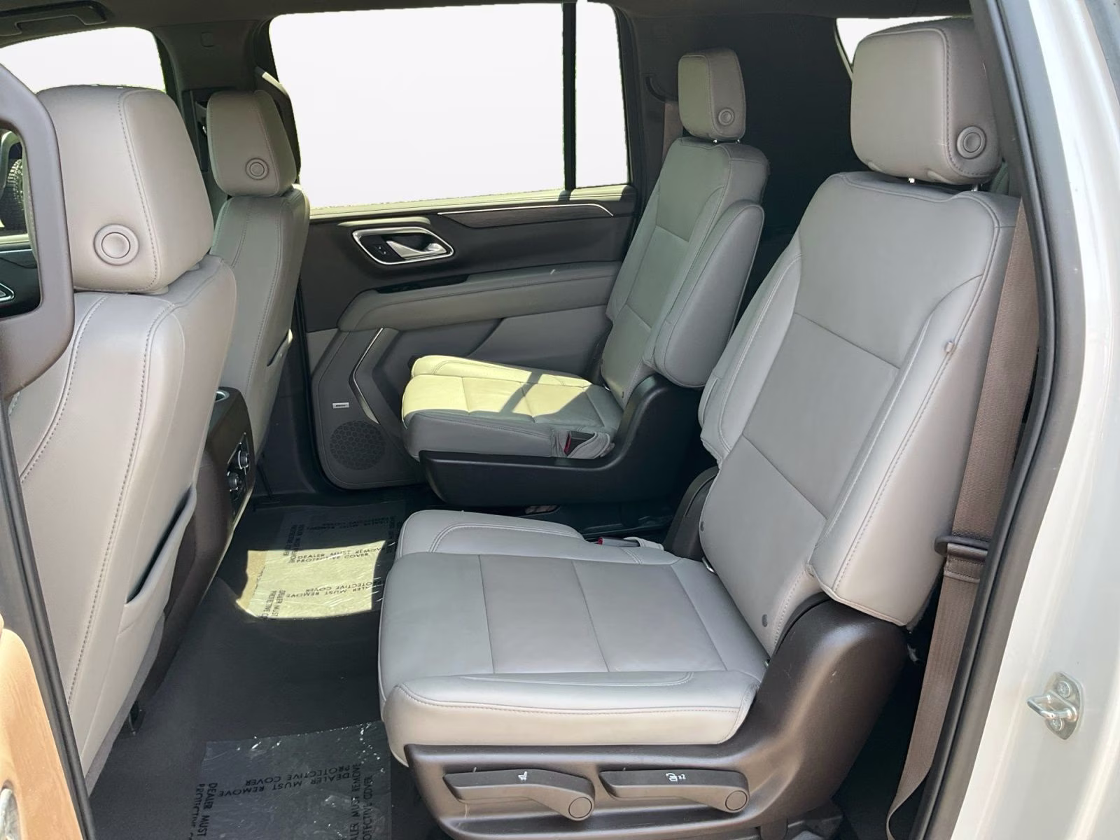 2022 Iridescent Pearl Tricoat Chevrolet Suburban LT 4X4 SUV