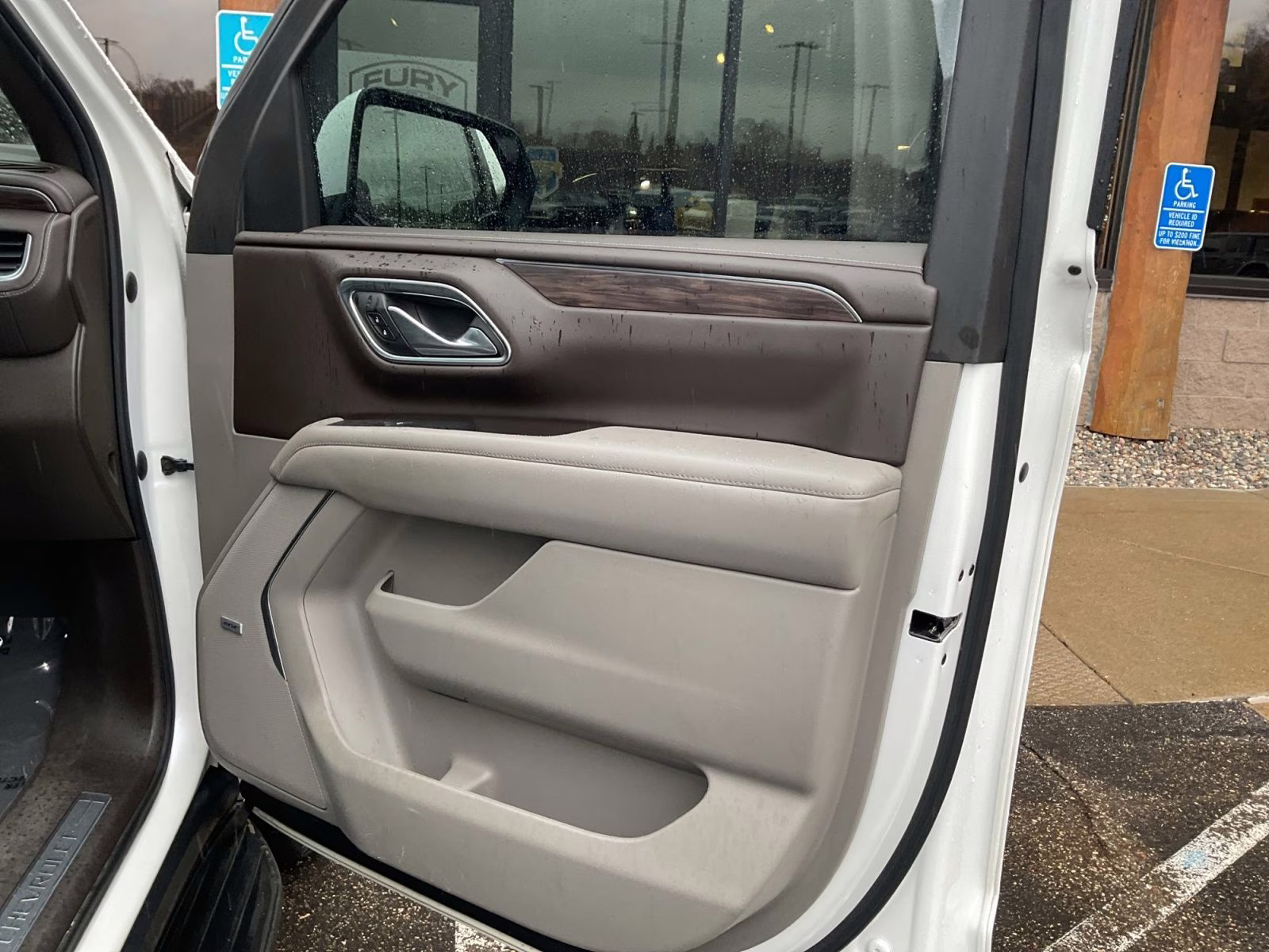 2022 Iridescent Pearl Tricoat Chevrolet Suburban LT 4X4 SUV