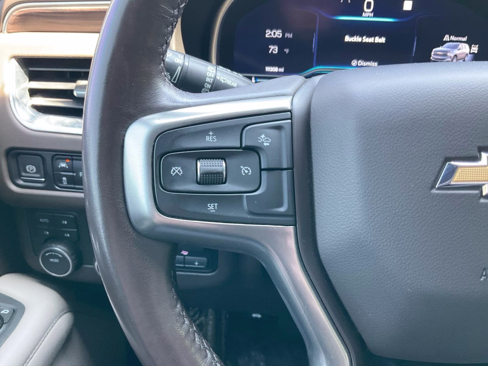 2022 Iridescent Pearl Tricoat Chevrolet Suburban LT 4X4 SUV