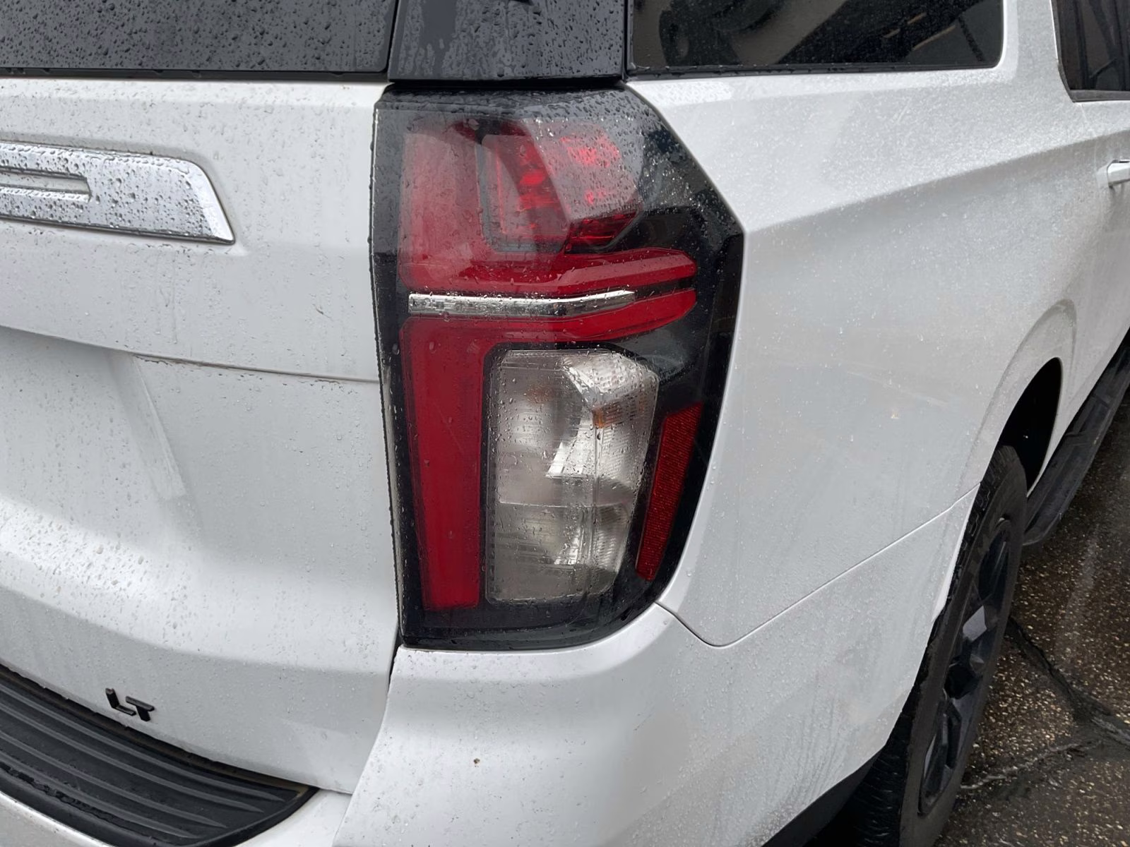 2022 Iridescent Pearl Tricoat Chevrolet Suburban LT 4X4 SUV