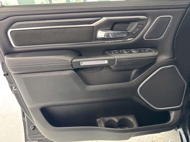 2023 Diamond Black Crystal Pearlcoat Ram 1500 Laramie 4X4 Truck