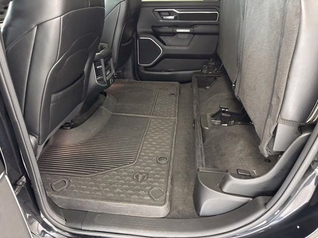 2023 Diamond Black Crystal Pearlcoat Ram 1500 Laramie 4X4 Truck