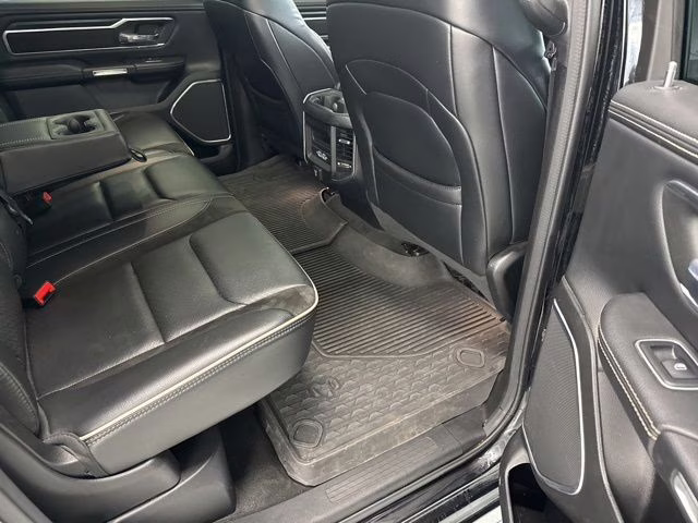 2023 Diamond Black Crystal Pearlcoat Ram 1500 Laramie 4X4 Truck