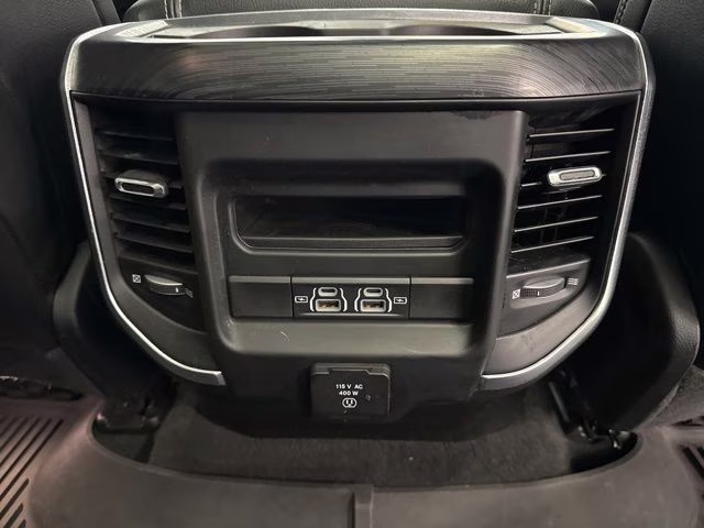 2023 Diamond Black Crystal Pearlcoat Ram 1500 Laramie 4X4 Truck