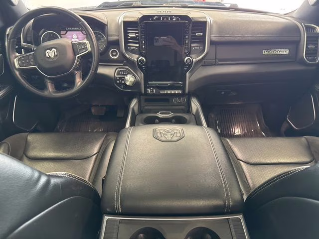 2023 Diamond Black Crystal Pearlcoat Ram 1500 Laramie 4X4 Truck