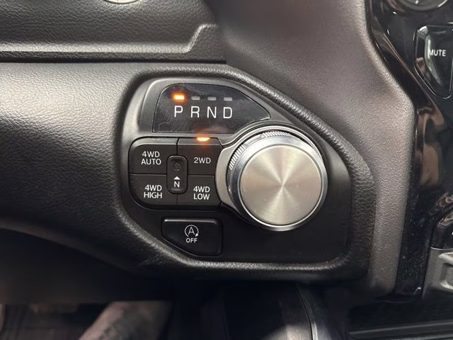 2023 Diamond Black Crystal Pearlcoat Ram 1500 Laramie 4X4 Truck