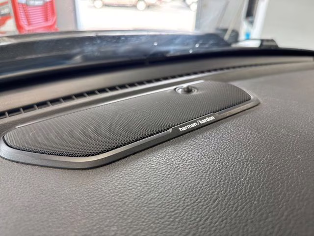 2023 Diamond Black Crystal Pearlcoat Ram 1500 Laramie 4X4 Truck