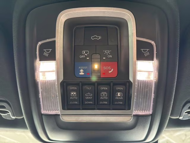 2023 Diamond Black Crystal Pearlcoat Ram 1500 Laramie 4X4 Truck