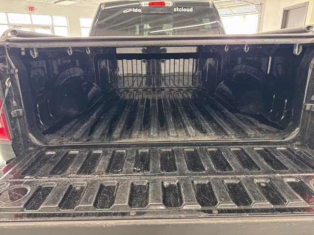 2023 Diamond Black Crystal Pearlcoat Ram 1500 Laramie 4X4 Truck