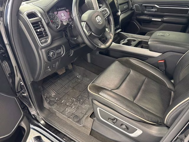 2023 Diamond Black Crystal Pearlcoat Ram 1500 Laramie 4X4 Truck