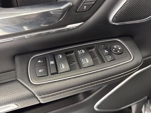 2023 Diamond Black Crystal Pearlcoat Ram 1500 Laramie 4X4 Truck