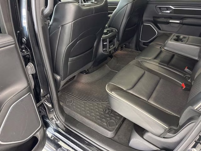 2023 Diamond Black Crystal Pearlcoat Ram 1500 Laramie 4X4 Truck