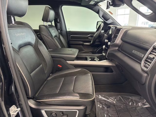 2023 Diamond Black Crystal Pearlcoat Ram 1500 Laramie 4X4 Truck