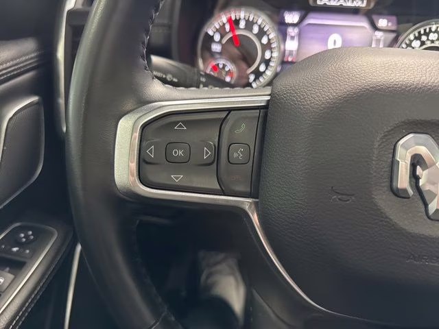 2023 Diamond Black Crystal Pearlcoat Ram 1500 Laramie 4X4 Truck