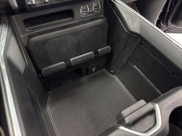 2023 Diamond Black Crystal Pearlcoat Ram 1500 Laramie 4X4 Truck