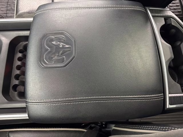 2023 Diamond Black Crystal Pearlcoat Ram 1500 Laramie 4X4 Truck