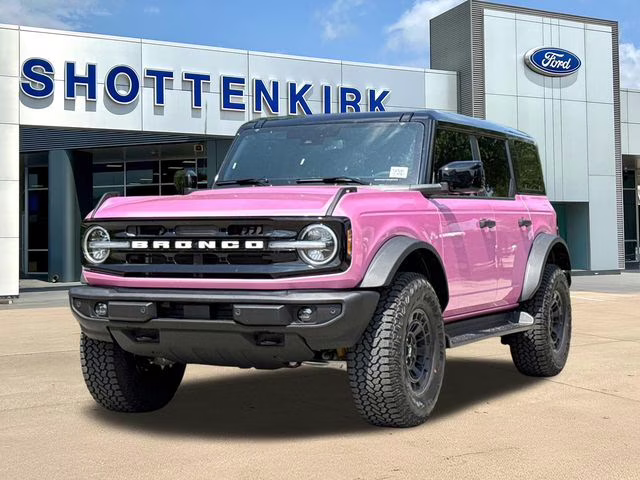 2026 Pink Ford Bronco Outer Banks 4X4 SUV
