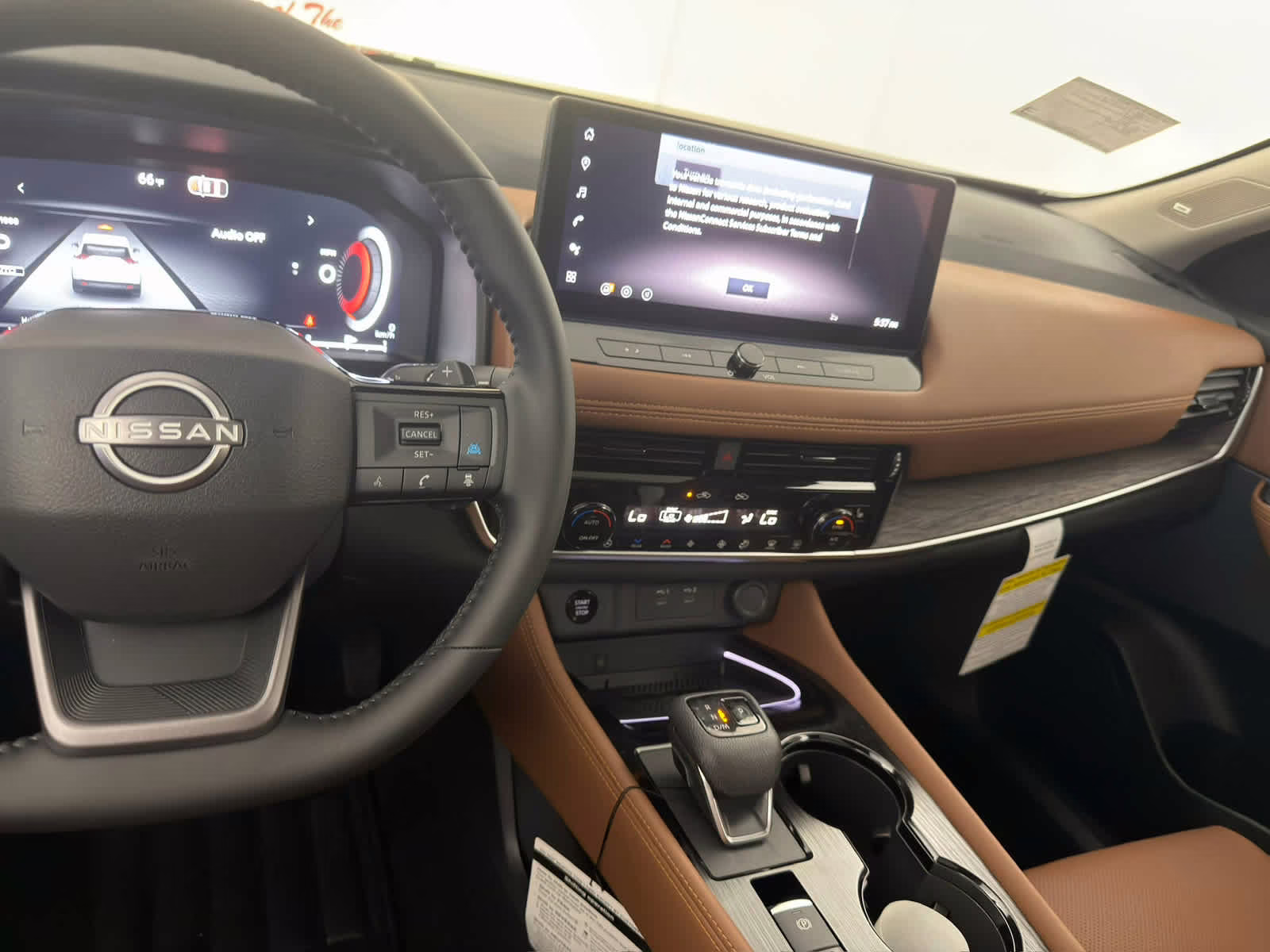 2026 Everest White Pearl/Super Black Nissan Rogue Platinum AWD SUV