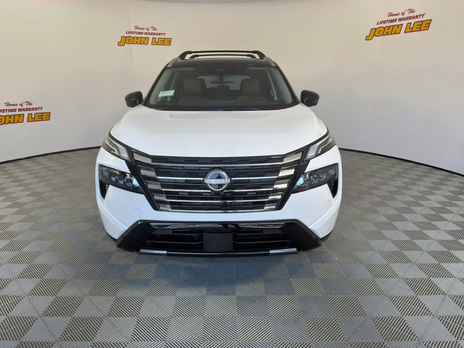 2026 Everest White Pearl/Super Black Nissan Rogue Platinum AWD SUV