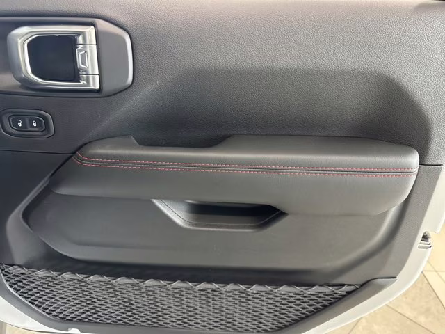 2026 Bright White Clearcoat Jeep Wrangler Rubicon X 4X4 Convertible