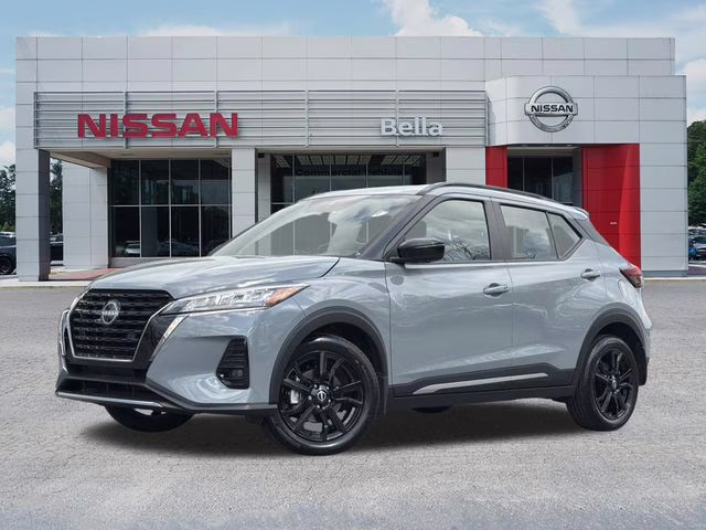 2024 Boulder Gray Pearl Nissan Kicks SR FWD SUV