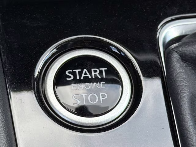 2024 Boulder Gray Pearl Nissan Kicks SR FWD SUV