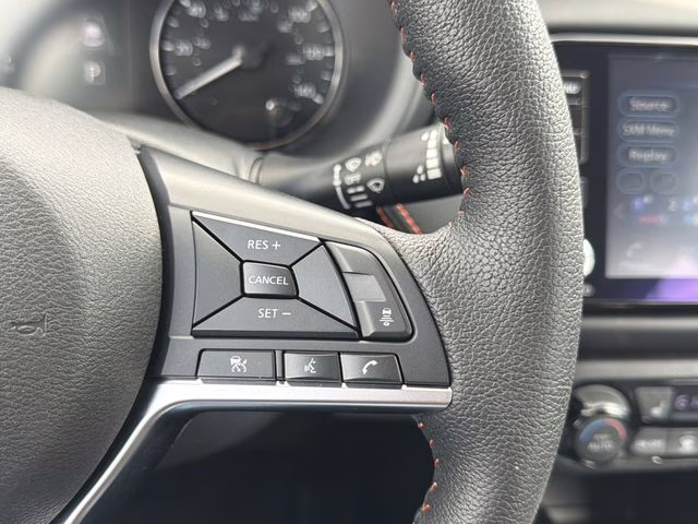 2024 Boulder Gray Pearl Nissan Kicks SR FWD SUV