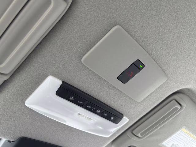 2024 Boulder Gray Pearl Nissan Kicks SR FWD SUV