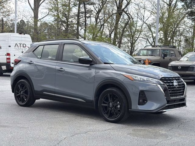 2024 Boulder Gray Pearl Nissan Kicks SR FWD SUV