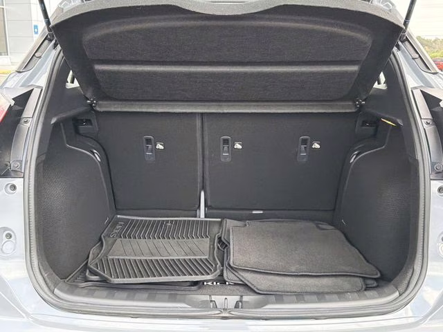 2024 Boulder Gray Pearl Nissan Kicks SR FWD SUV