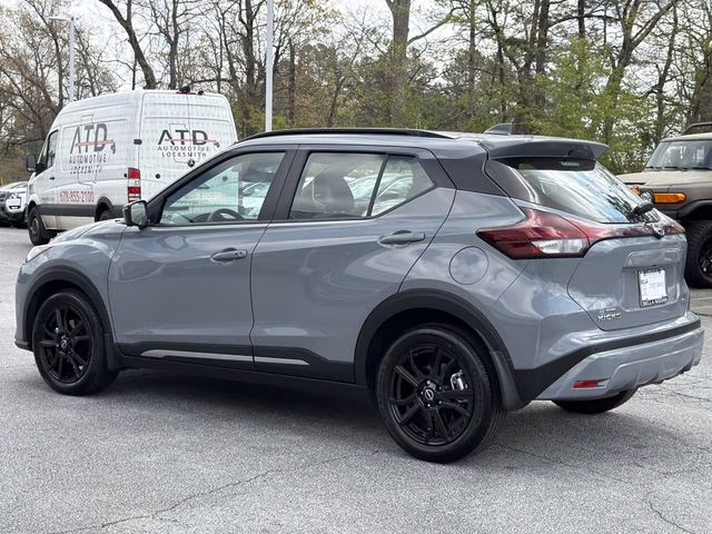 2024 Boulder Gray Pearl Nissan Kicks SR FWD SUV