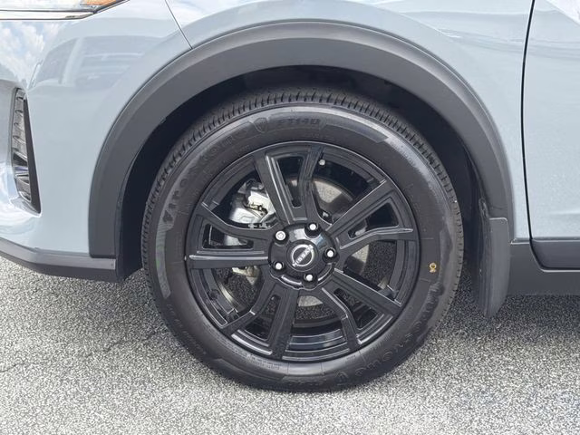 2024 Boulder Gray Pearl Nissan Kicks SR FWD SUV